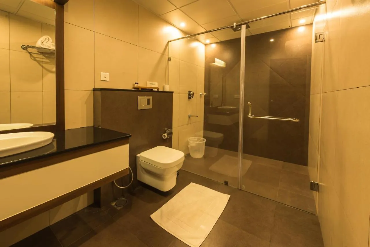 **** Hotel Trivers Resort Munnar India