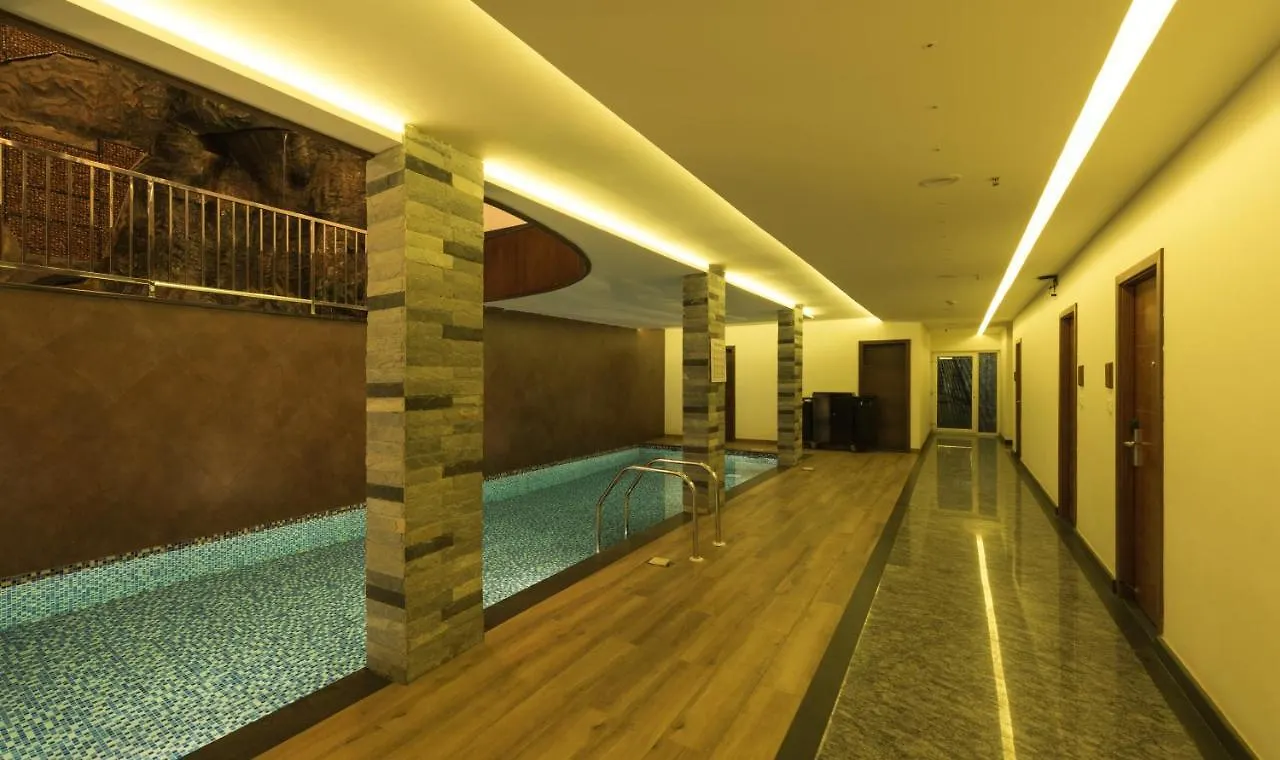 Hotel Trivers Resort Munnar
